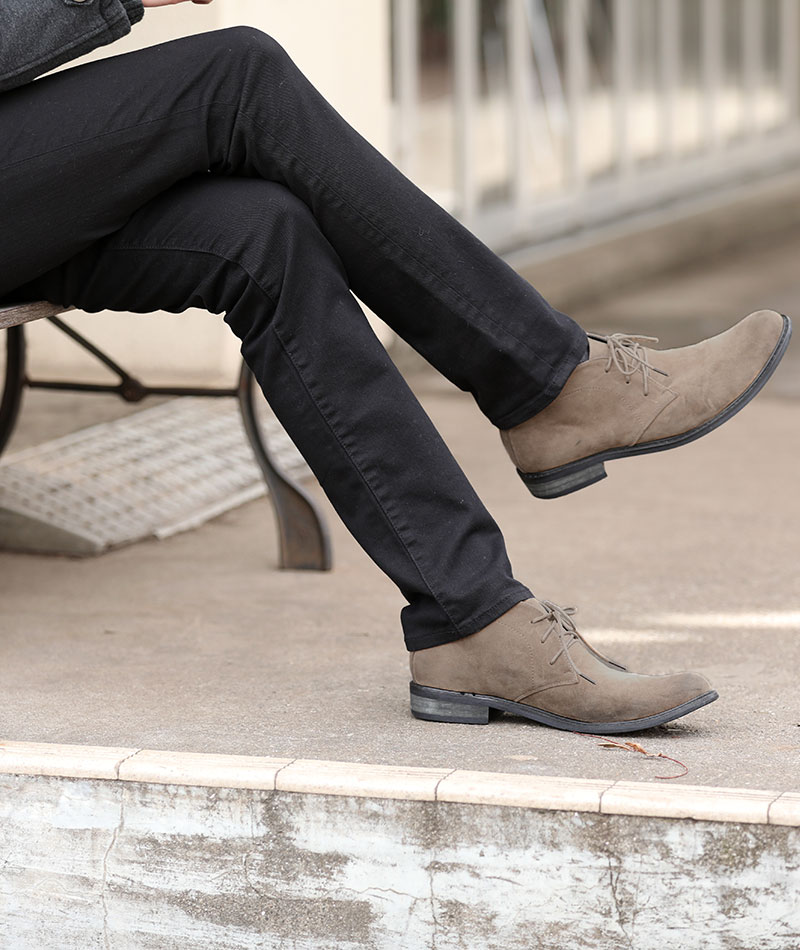 OFFICINE CREATIVEスエードチャッカ　シューズ　ブーツ　ローファー Men's Taupe Suede Chukka Boots: FRAME 002 – Officine Creative